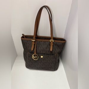 Michael Kors Jet Set Top Zip Snap Pocket Tote Signature Brown - Medium